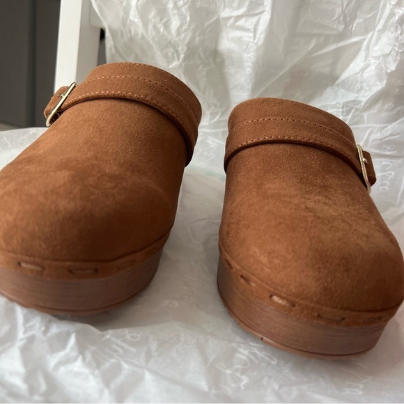 Style & Co Womens Dakotaa Slip-On Tan Suede Clogs 5M Buckle Cozy Winter Casual - Picture 7 of 16